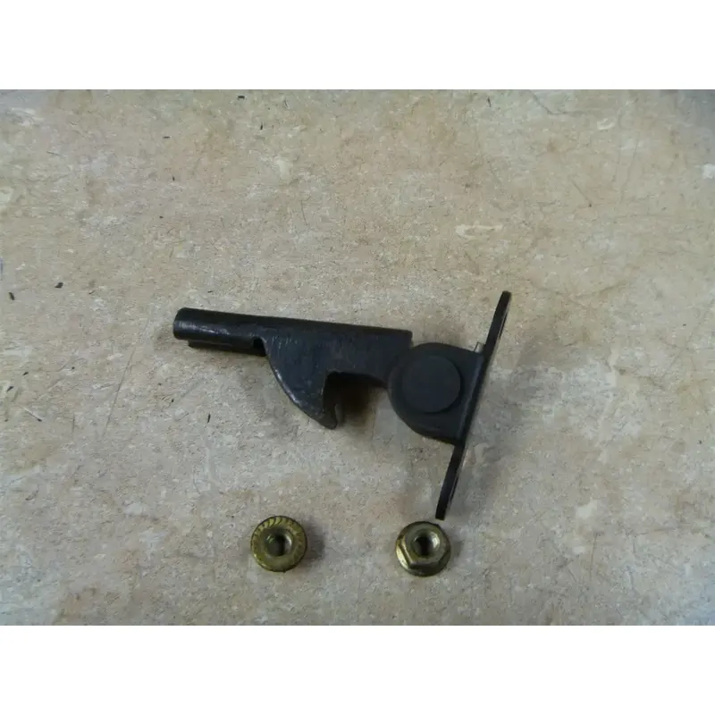 Yamaha 225 YTM TRI-MOTO YTM225-DR Used Seat Latch 1985 YB118