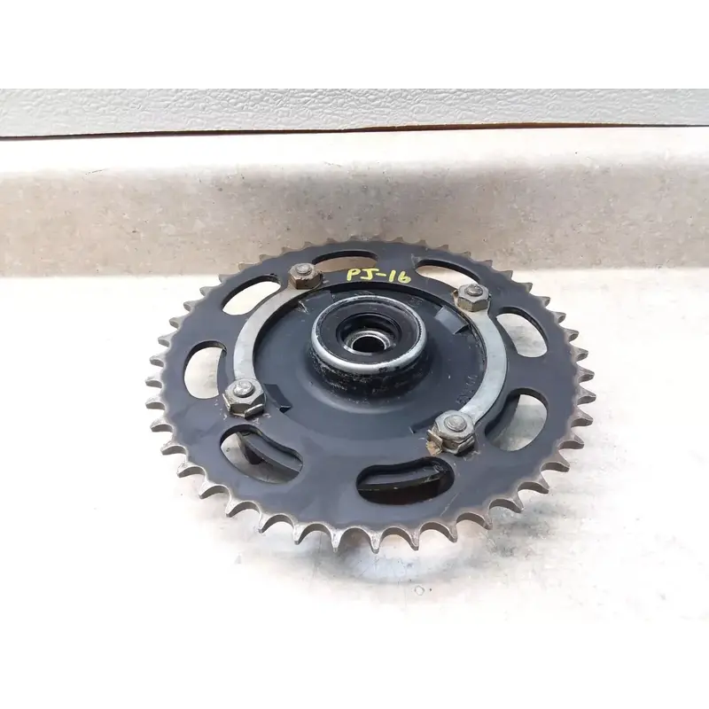 VTG 1982 Yamaha XT550 XT 550 Rear Wheel Drive Sprocket Hub Flange Assy PJ-16