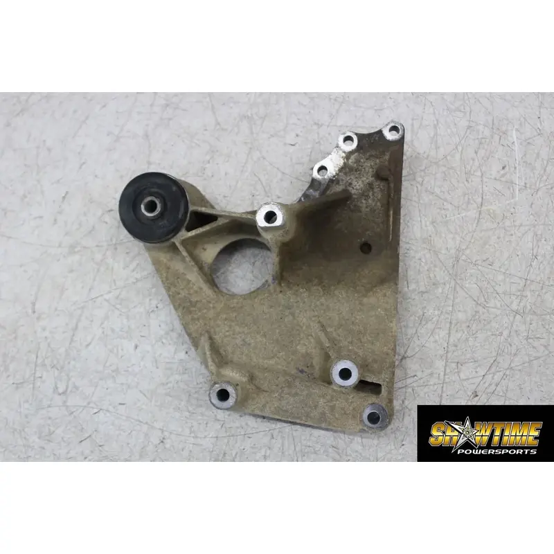 18 CAN-AM MAVERICK X3 R 4X4 XDS TURBO DPS MOTOR ENGINE MOUNT STAY BRACKET