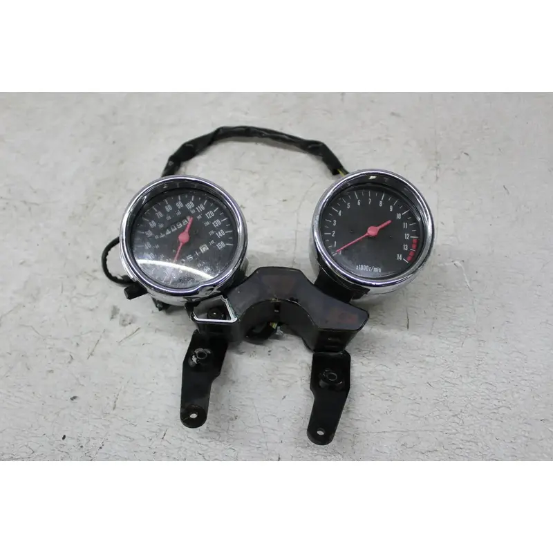 1996 Suzuki Bandit 600 GSF600S SPEEDO TACH GAUGES DISPLAY CLUSTER SPEEDOMETER