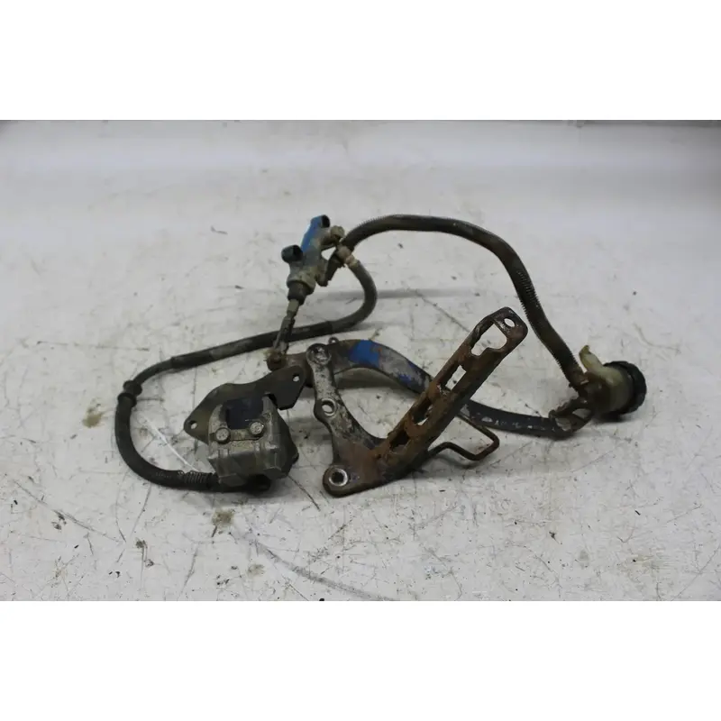 88 YAMAHA WARRIOR 350 REAR BACK BRAKE MASTER CYLINDER W RESERVOIR W CALIPER PEG