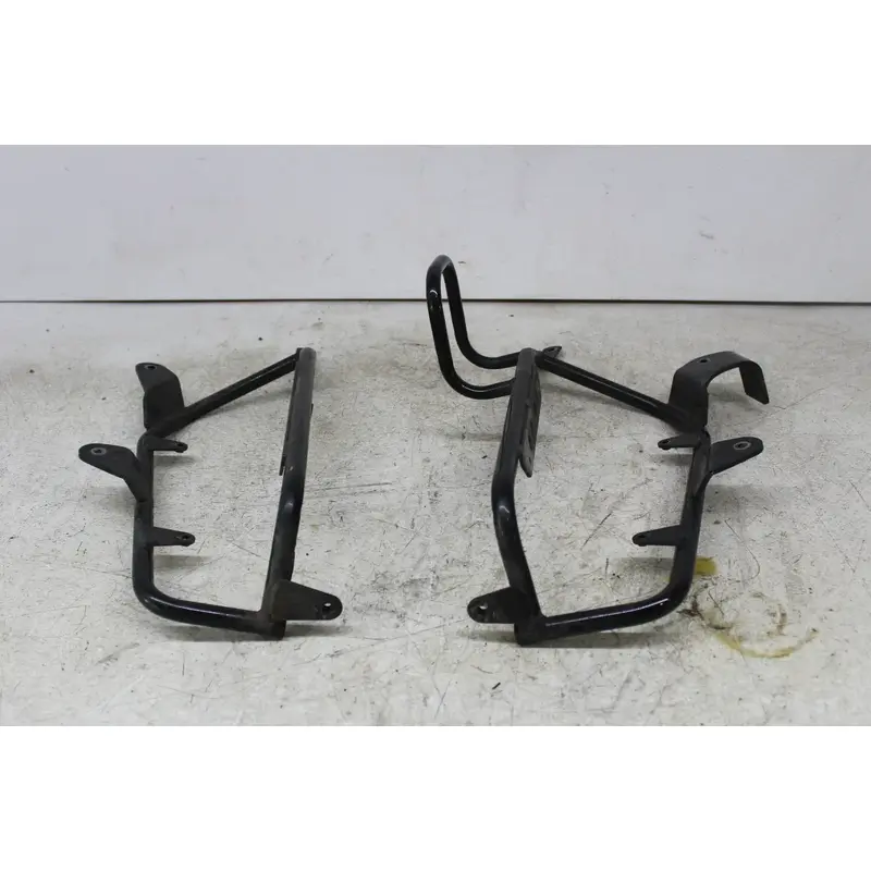 2013 Suzuki Boulevard C90 SADDLEBAG CASE MOUNTING BRACKET MOUNT