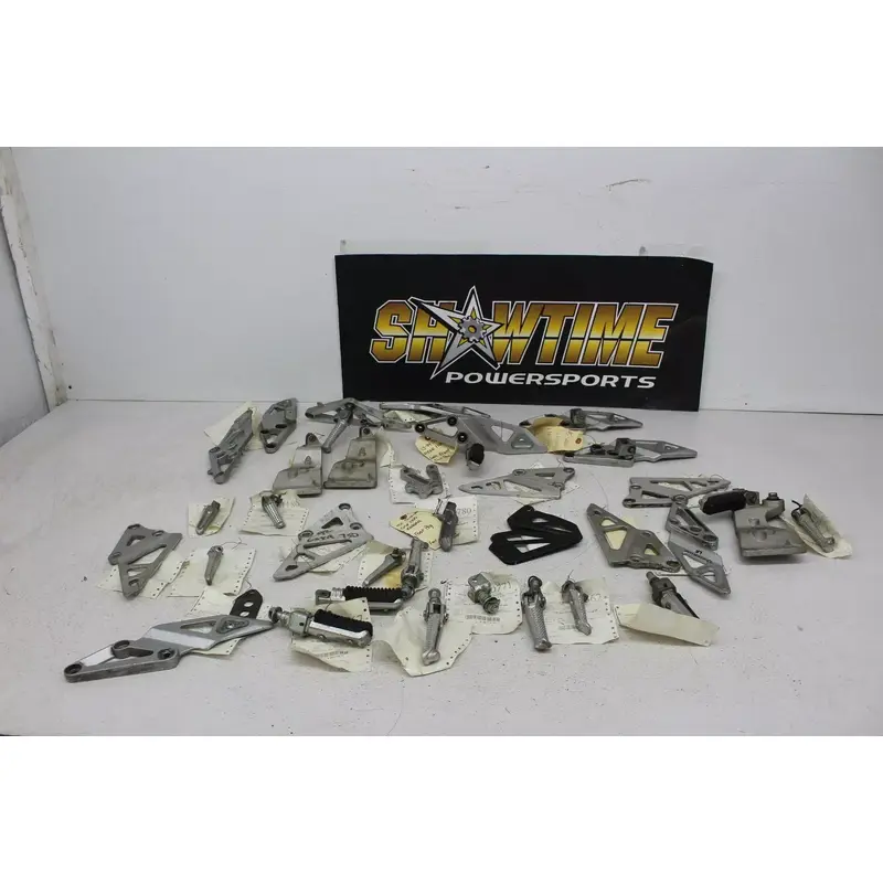 SUZUKI PARTS LOT GSXR600 GSXR750 GSXR1100 PEGS MOUNTS