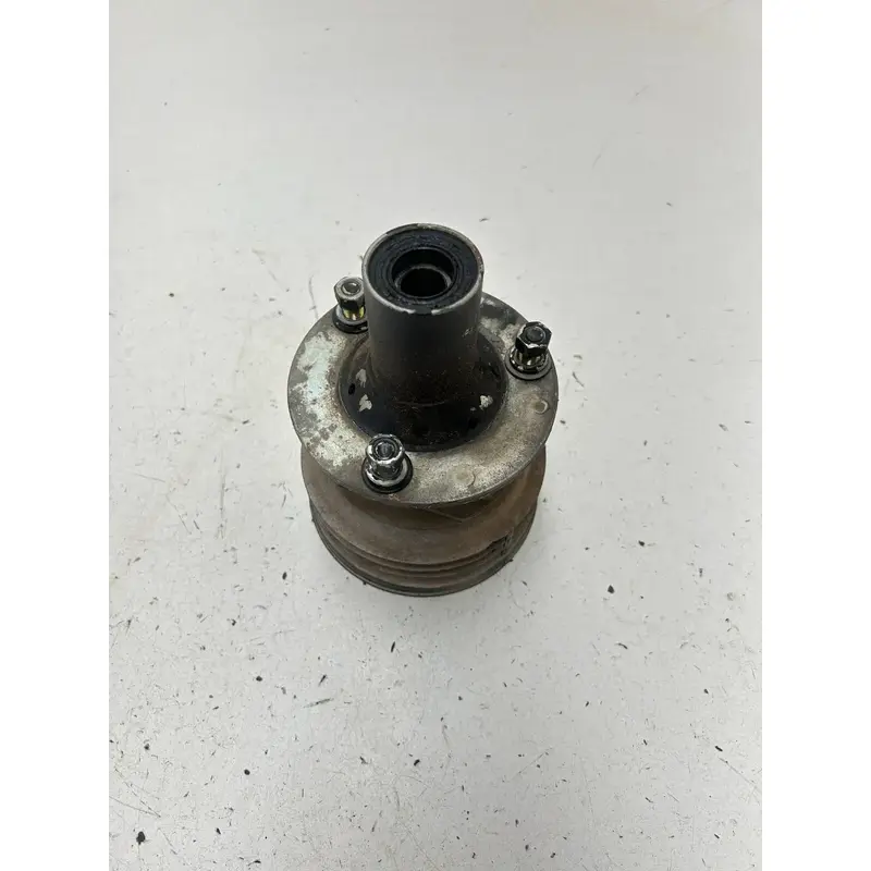 84 1984 Yamaha Tri Moto 225 DX YTM225DXL OEM Front Wheel Hub Brake Drum Housing