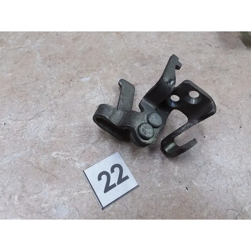 Suzuki GS550-E Carburetor Cable Bracket #22 1977 1978 1979 UO AP-422
