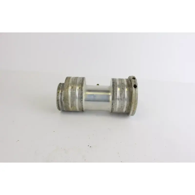 2004 Honda Sportrax 450 Trx450r 2x4 Left Rear Back Axle Carrier Tube c4143
