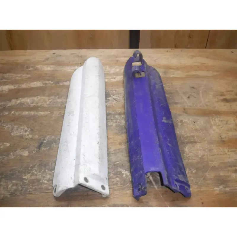 1996 Yz250 (M2) Yamaha Front Forks Guard Plastics Fender Frame Caliper