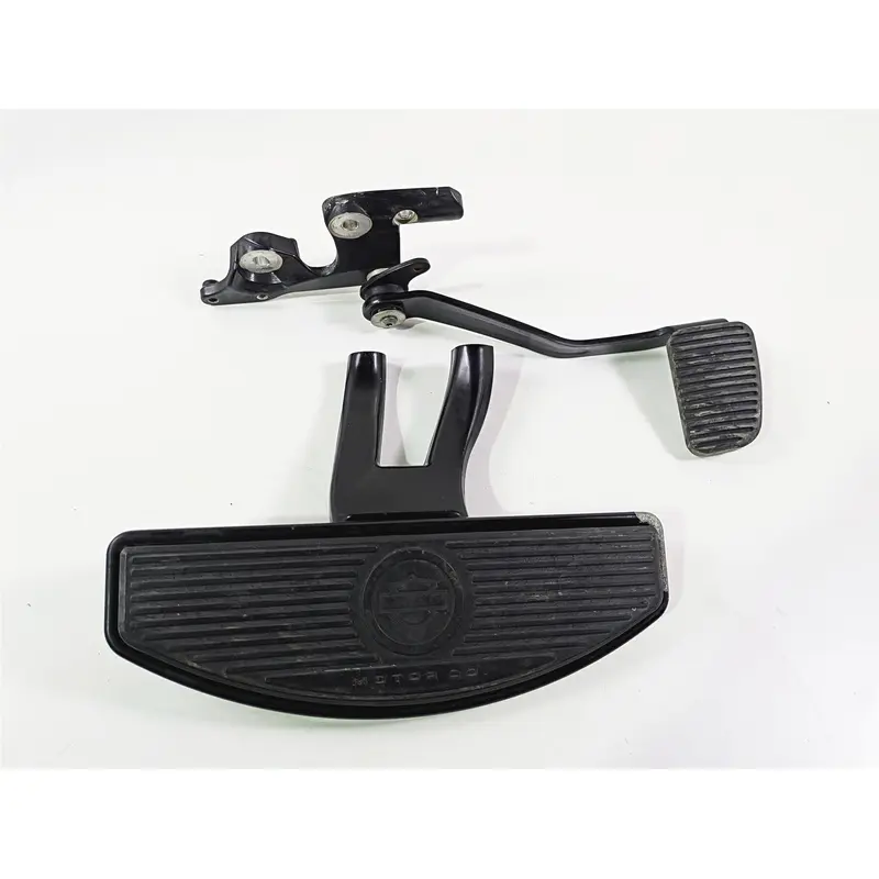 2018 Harley FLHCS Softail Heritage 115th Right Floorboard & Brake Pedal 50500630