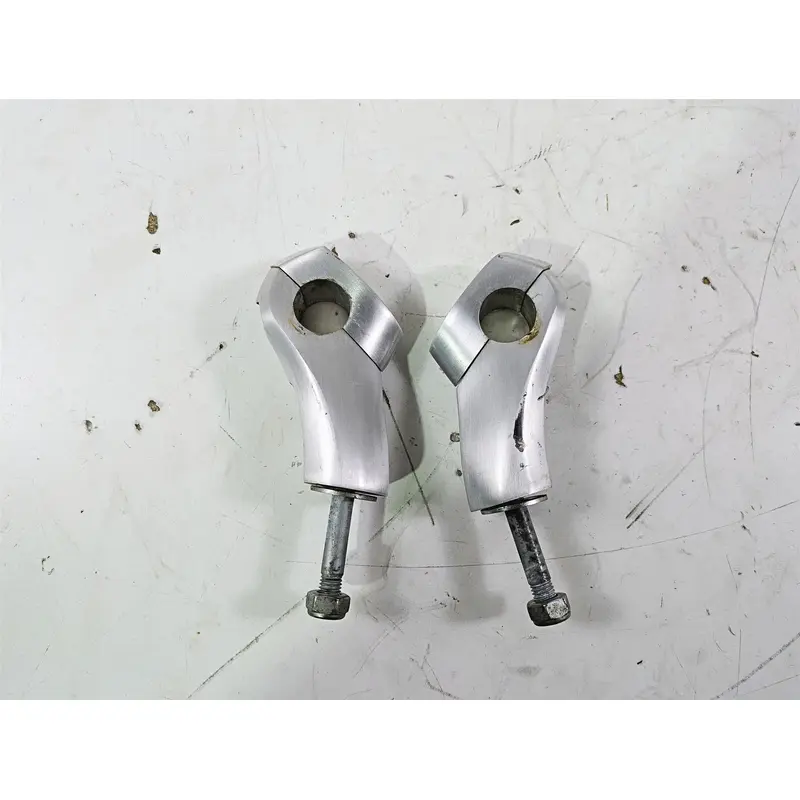 2004 Victory Kingpin Handlebar Riser Holder Set 1821325 1821325