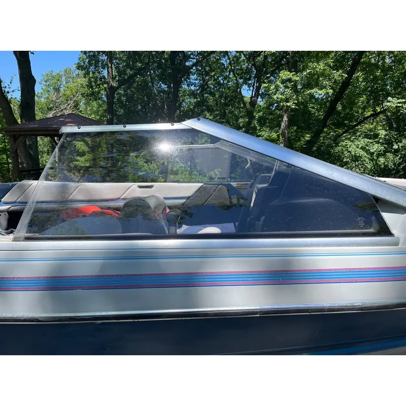 1989 Bayliner Capri 19ft Windshield Glass Drivers Right Front Side Panel