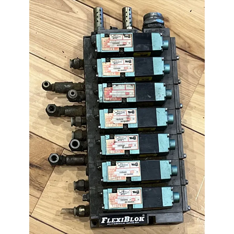 Numatics FlexiBlok Manifold Block w/ (7) Solenoid Valves 081SA400K
