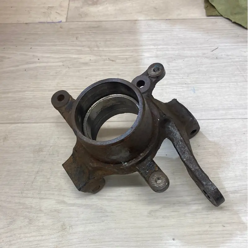 Suzuki Eiger LTF400 front left knuckle