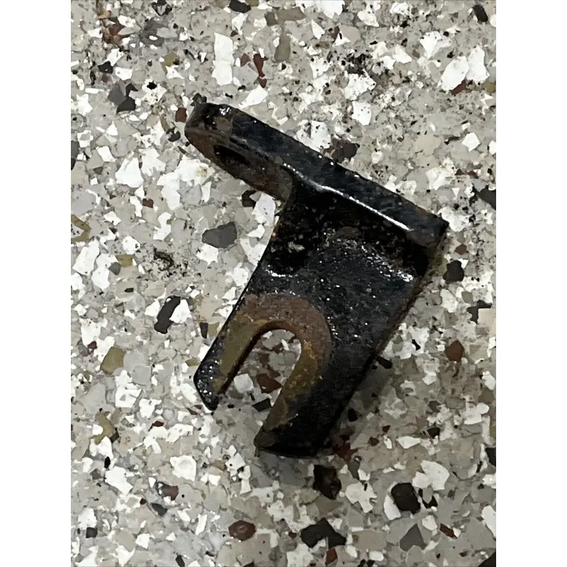 87300T Mercruiser Sterndrive GM 3.0L Starter Motor Bracket