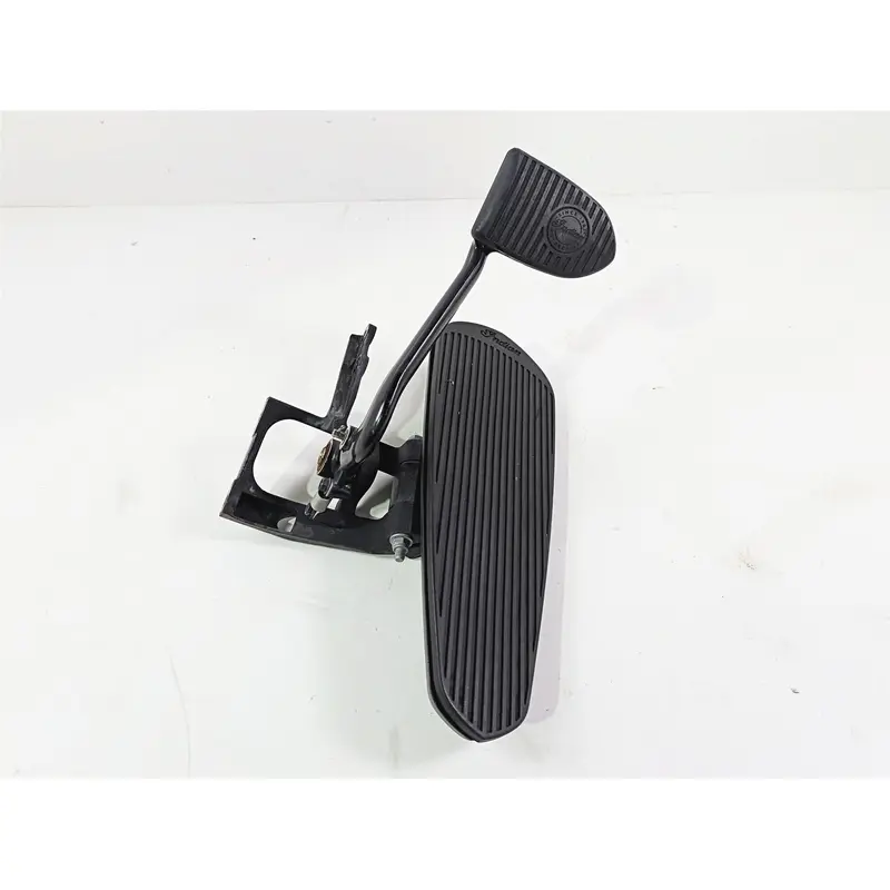 2018 Indian Chieftain Dark Horse Front Right Floor Board & Brake Pedal 5141001
