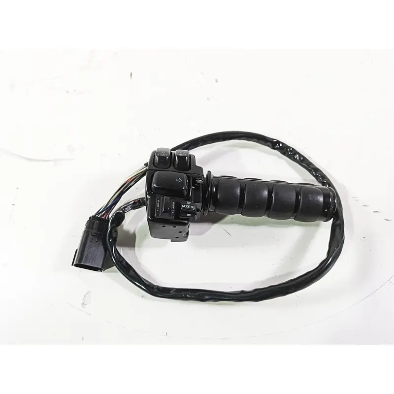 2008 Harley Touring FLHTCU E-Glide 105TH Right Control Switch Cruise 71684-06A