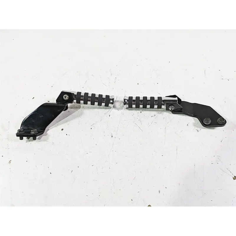 2002 Honda VTX1800 Retro Rear Passenger Footpeg Set 50680-MCV-000 50685-MCV-000