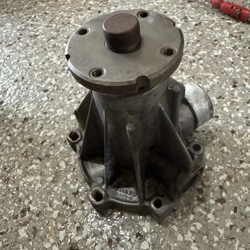 *OEM* 0720 Volvo Penta 230 AQ 125B Water Pump 855565