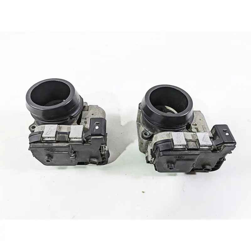 2013 Ducati Hyperstrada 821 Throttle Bodies Body Set 28240901A